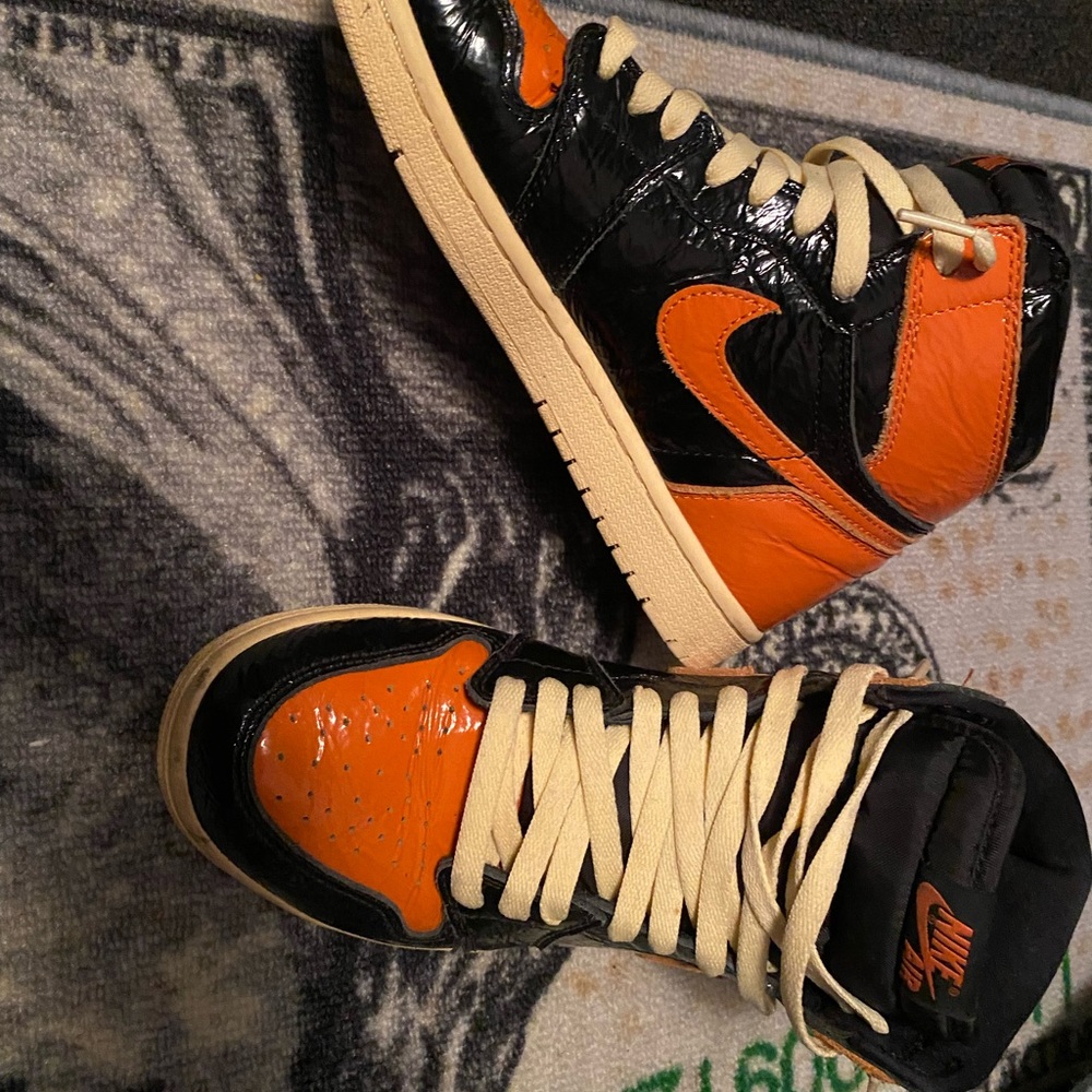 Shattered Backboard Jordan 1